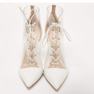 GIANVITO ROSSI
ankle boots from Gianvito Rossi in transparent and white 38 1/2